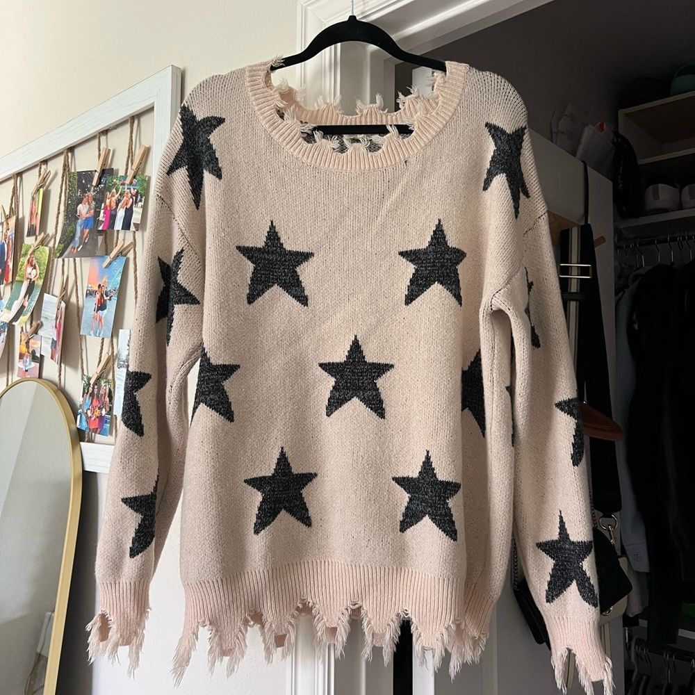 Star Pattern Distressed Sweater - Black and Cream